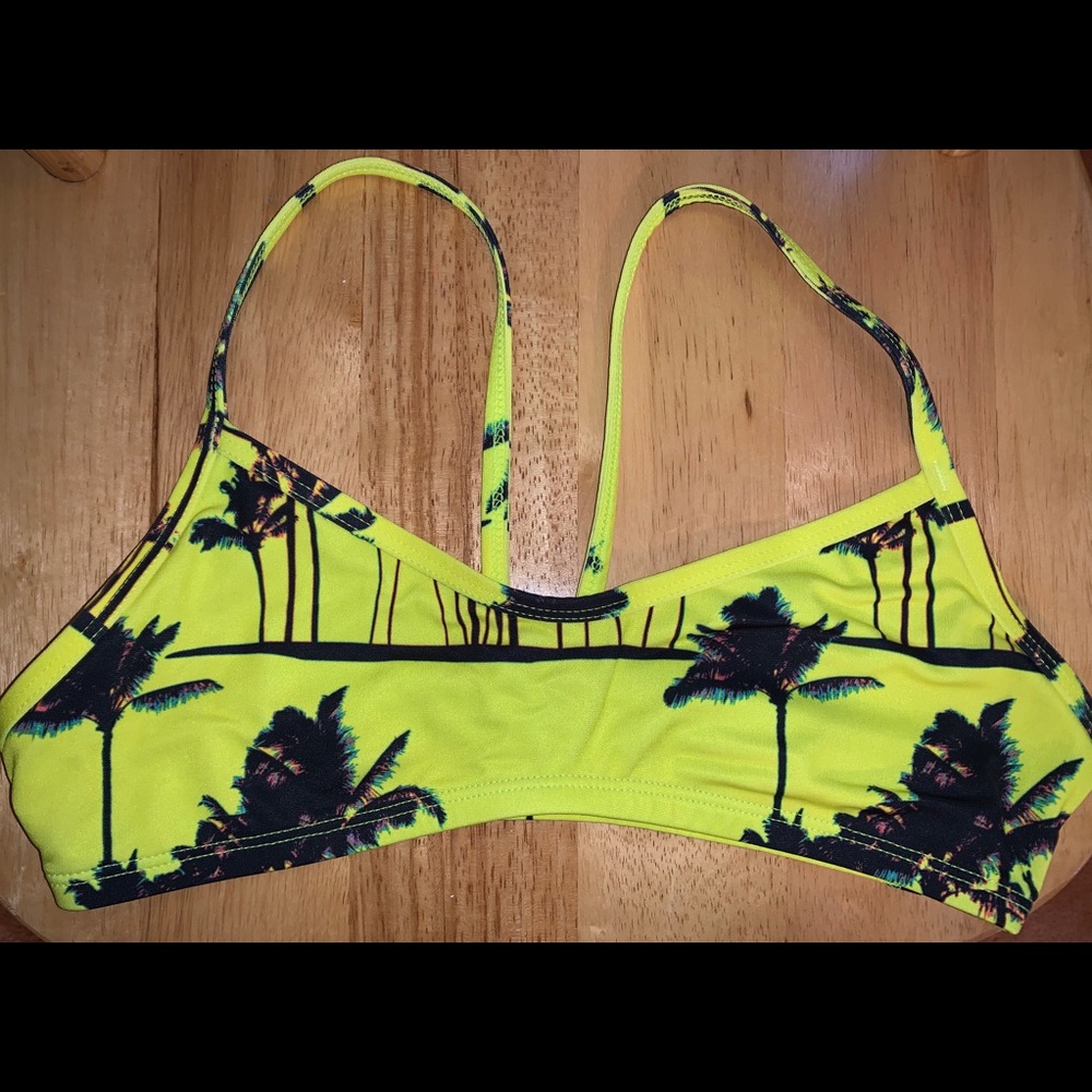 Jolyn active swim top